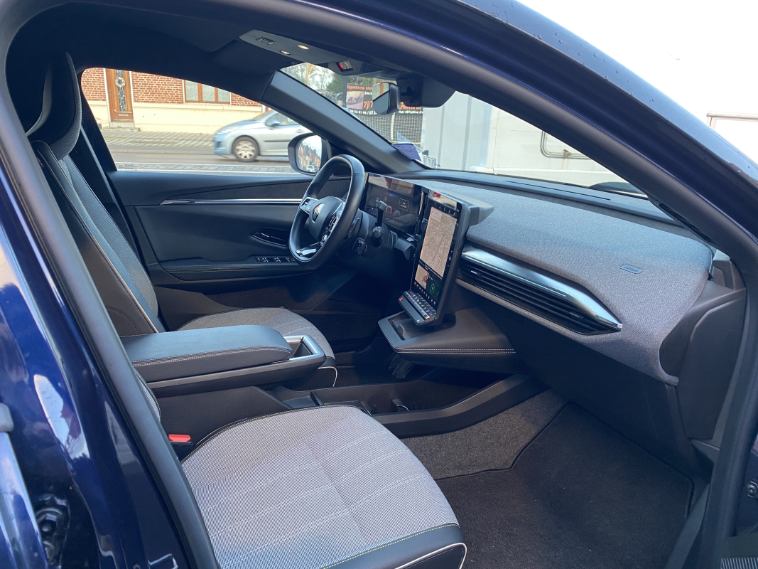 Renault Megane — 35