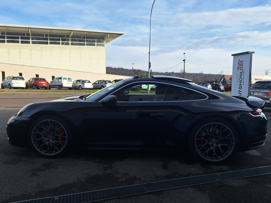 Porsche 911 — 4
