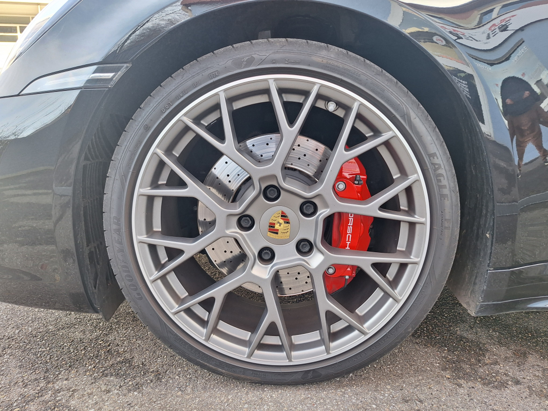 Porsche 911 — 9