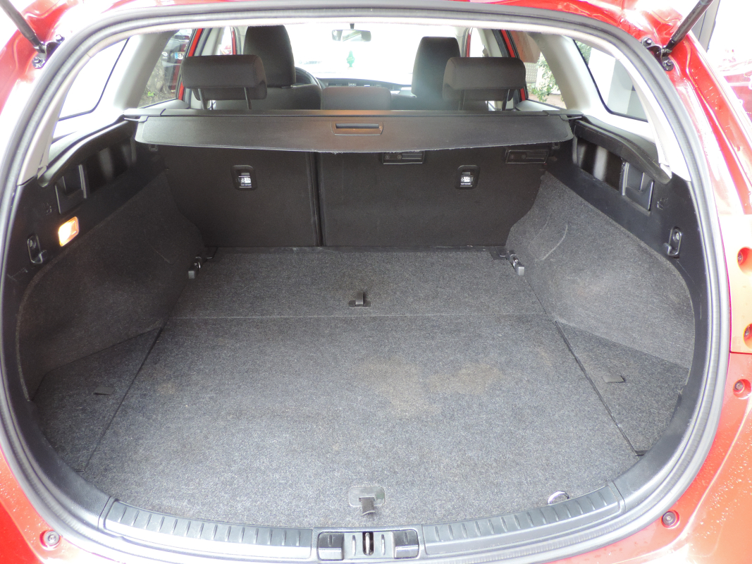 Toyota Auris Touring Sport — 9