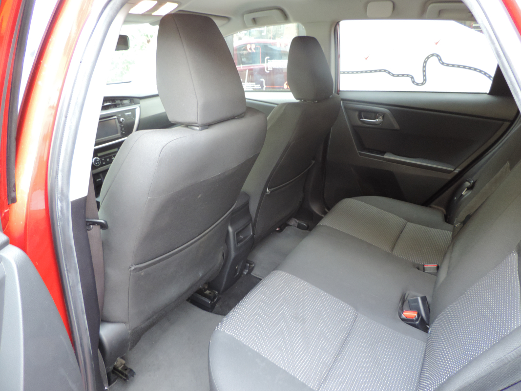 Toyota Auris Touring Sport — 19