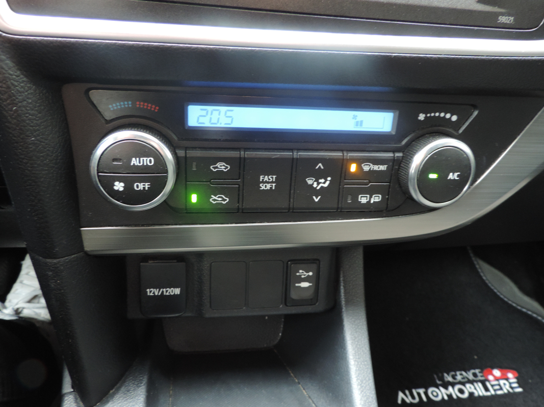 Toyota Auris Touring Sport — 23