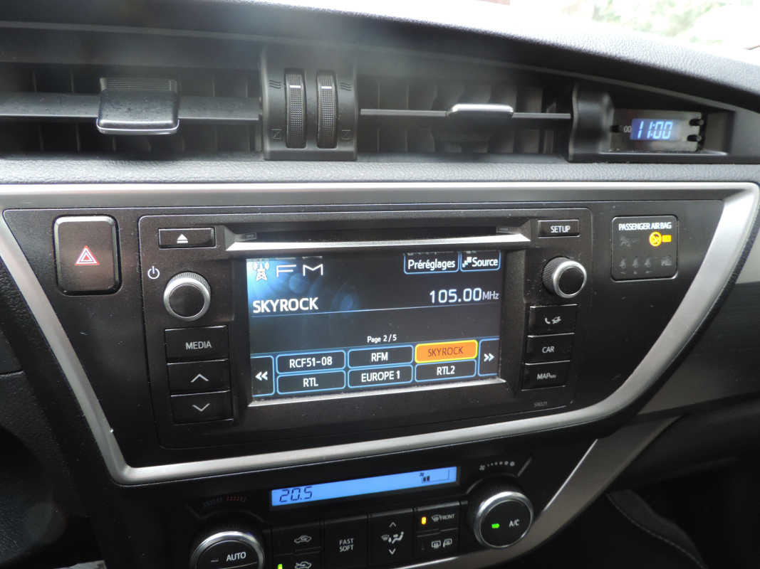 Toyota Auris Touring Sport — 27