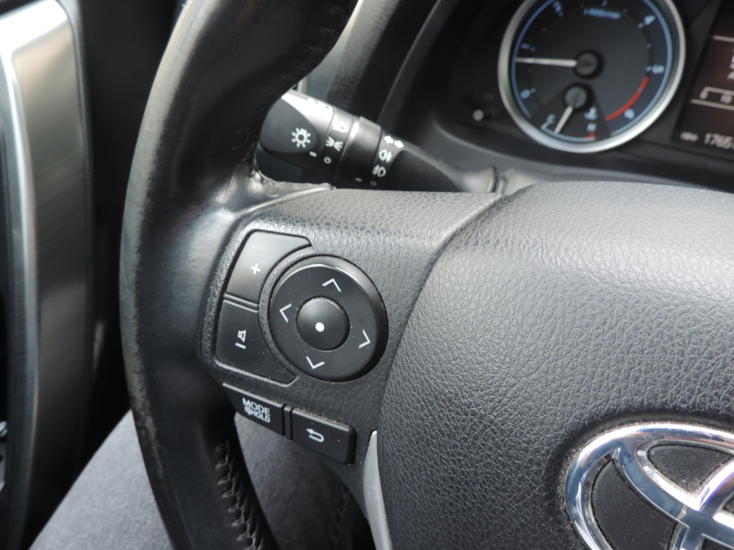 Toyota Auris Touring Sport — 28