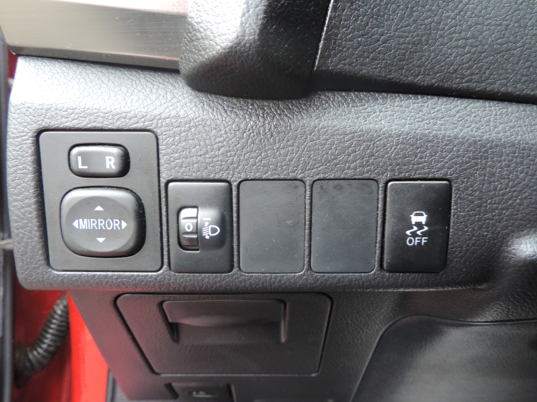 Toyota Auris Touring Sport — 30