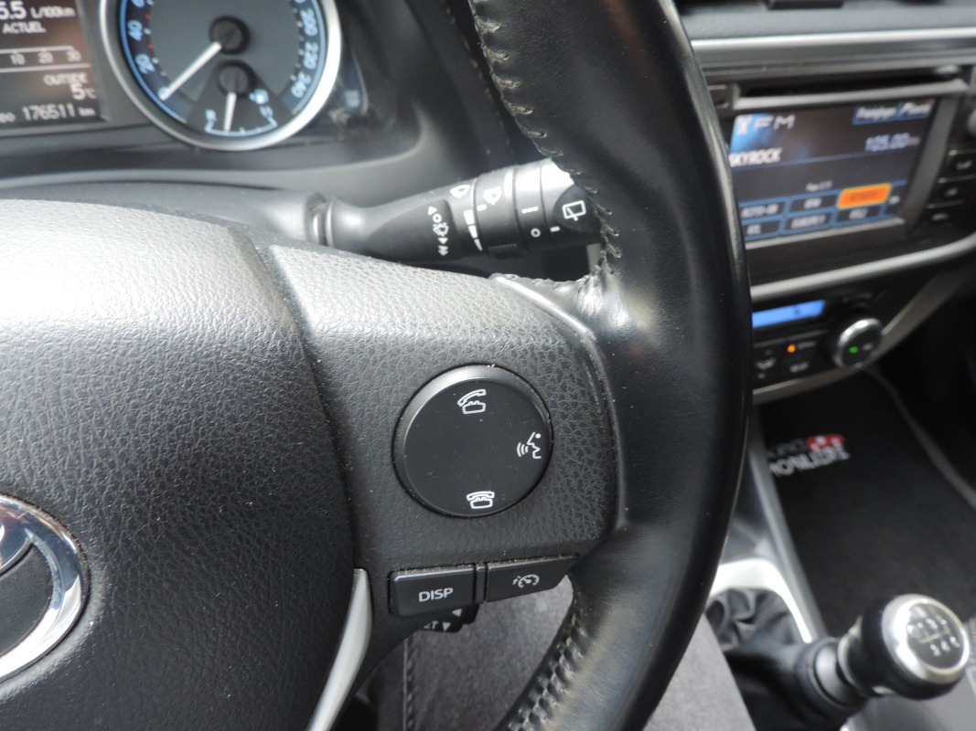 Toyota Auris Touring Sport — 29