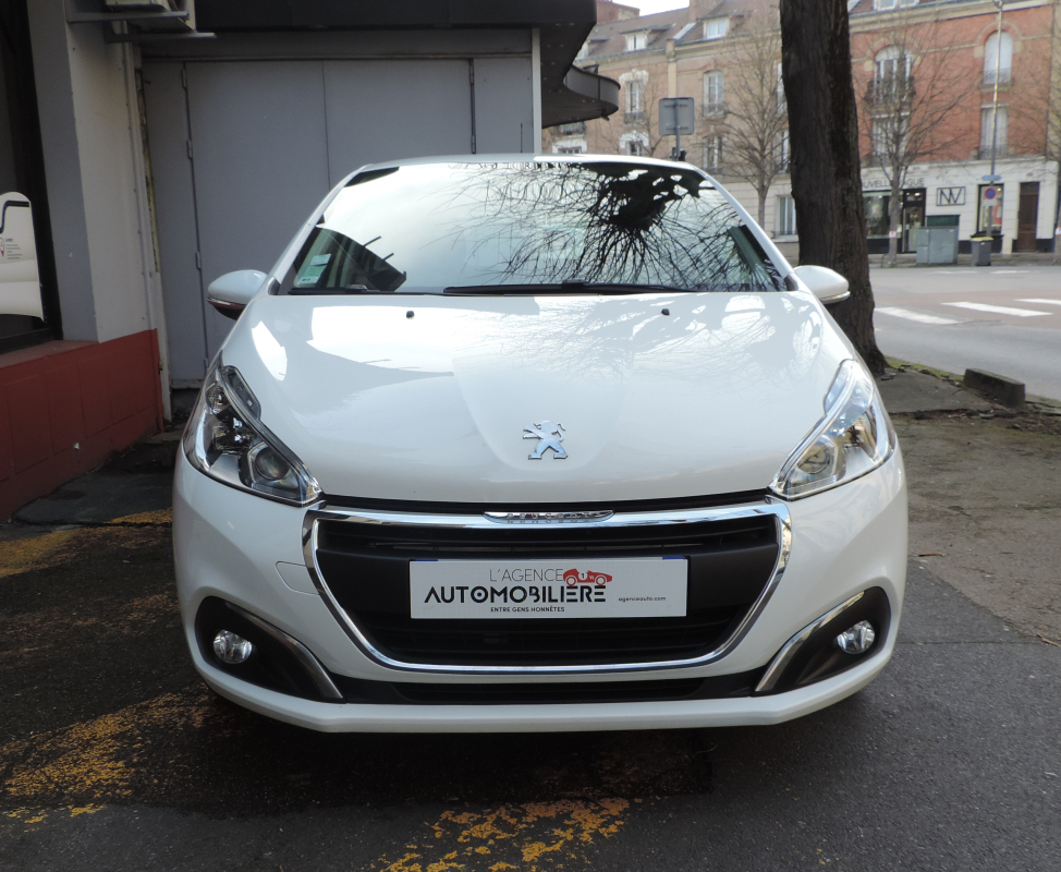 Peugeot 208 — 2