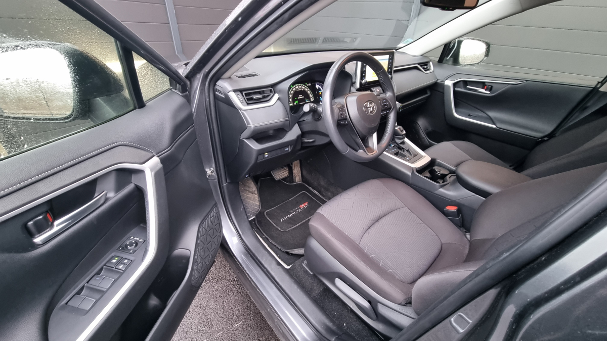 Toyota RAV4 — 12