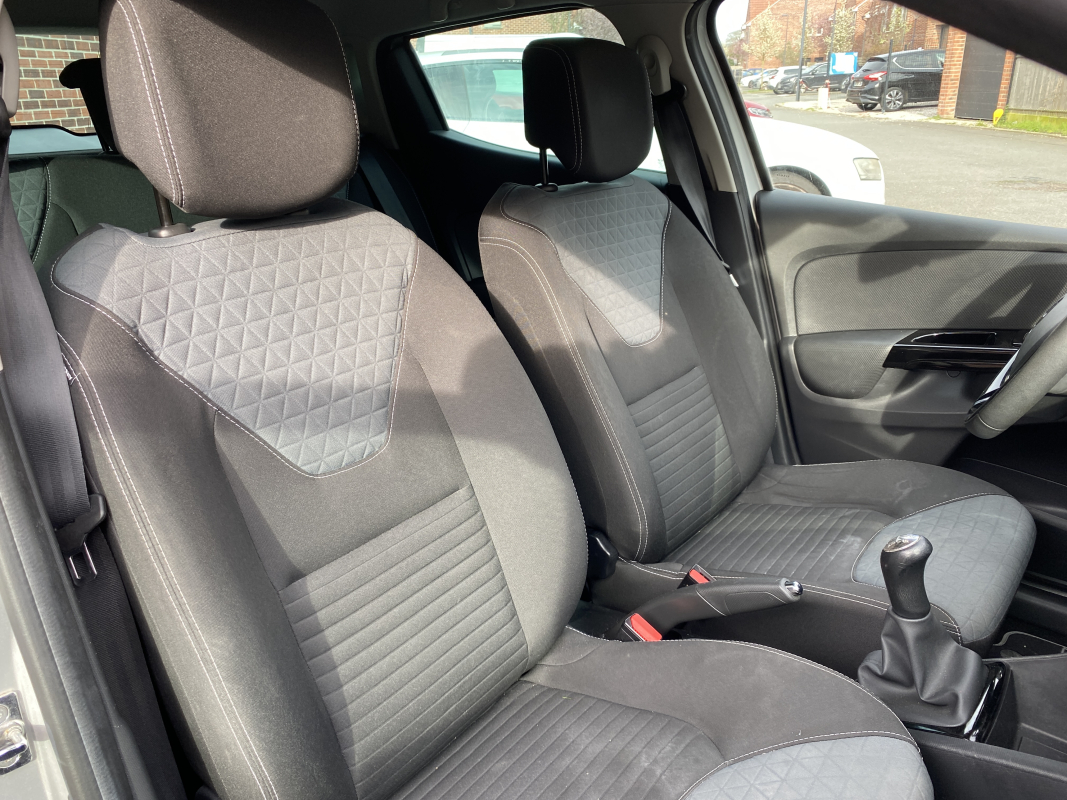 Renault Clio — 13