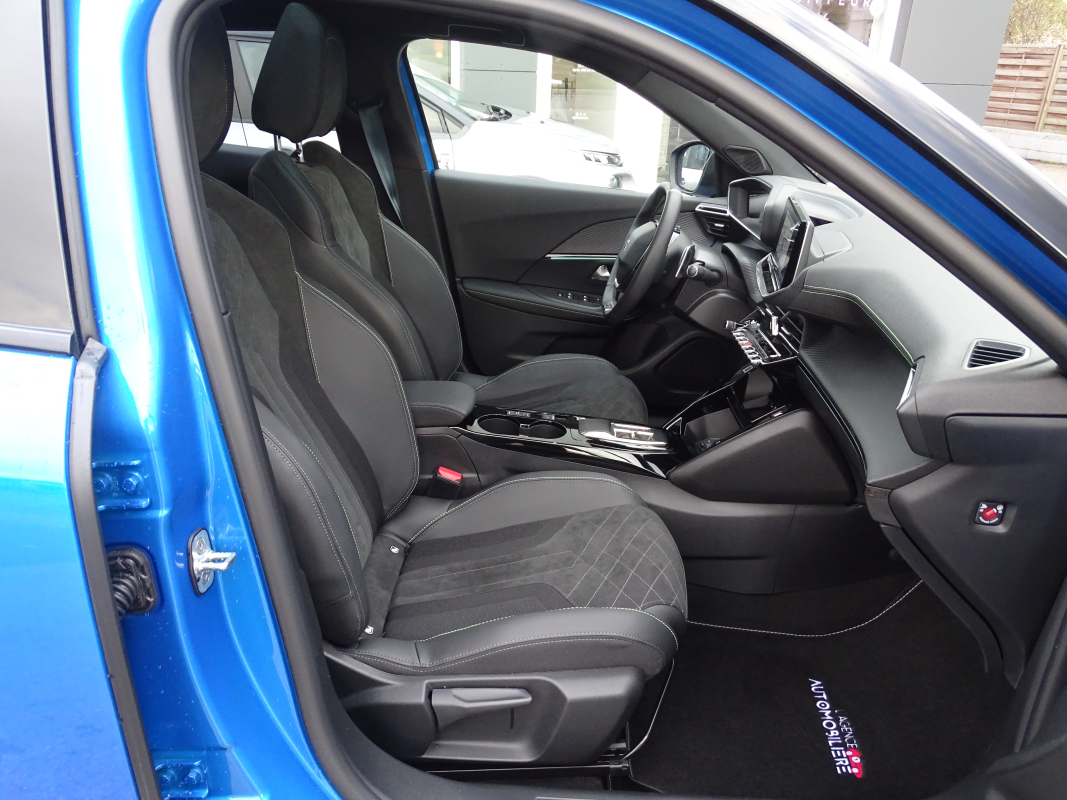 Peugeot 2008 — 15