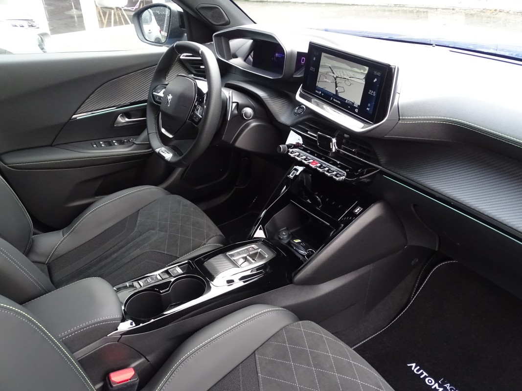 Peugeot 2008 — 14