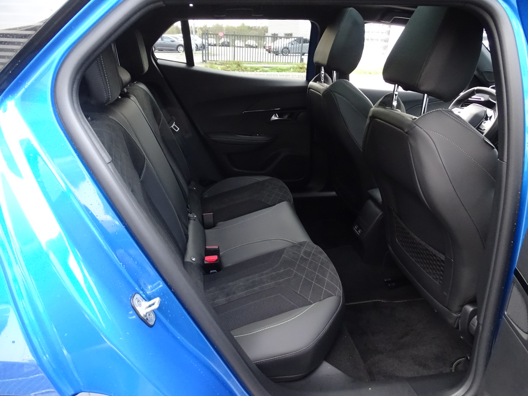 Peugeot 2008 — 30