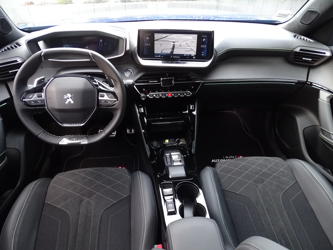 Peugeot 2008 — 13