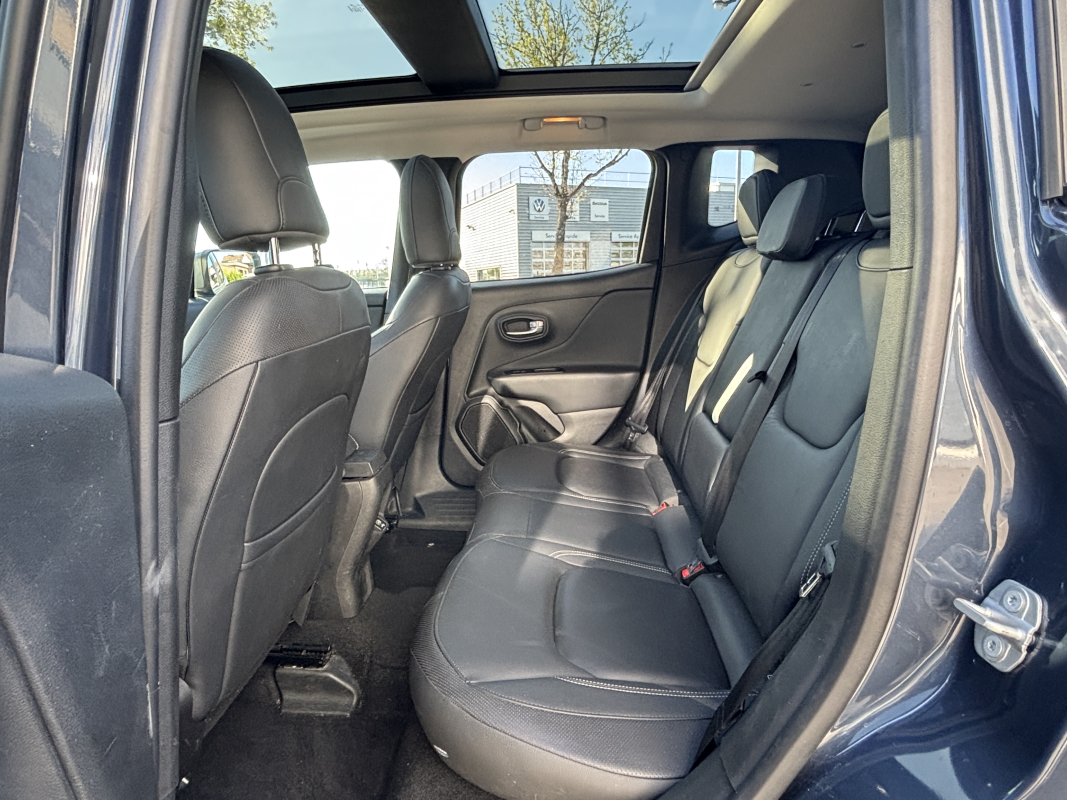 Jeep Renegade — 12