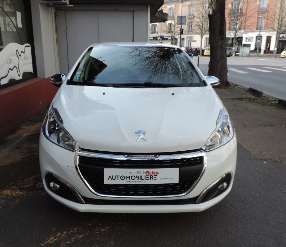 Peugeot 208 — 2