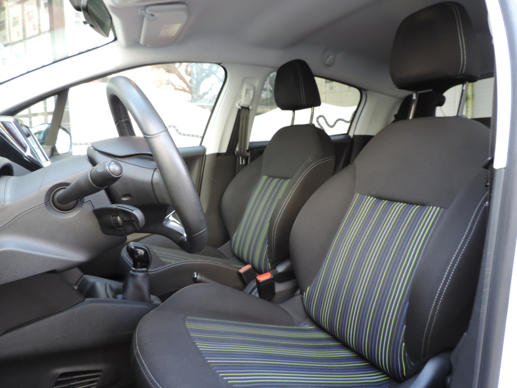 Peugeot 208 — 15