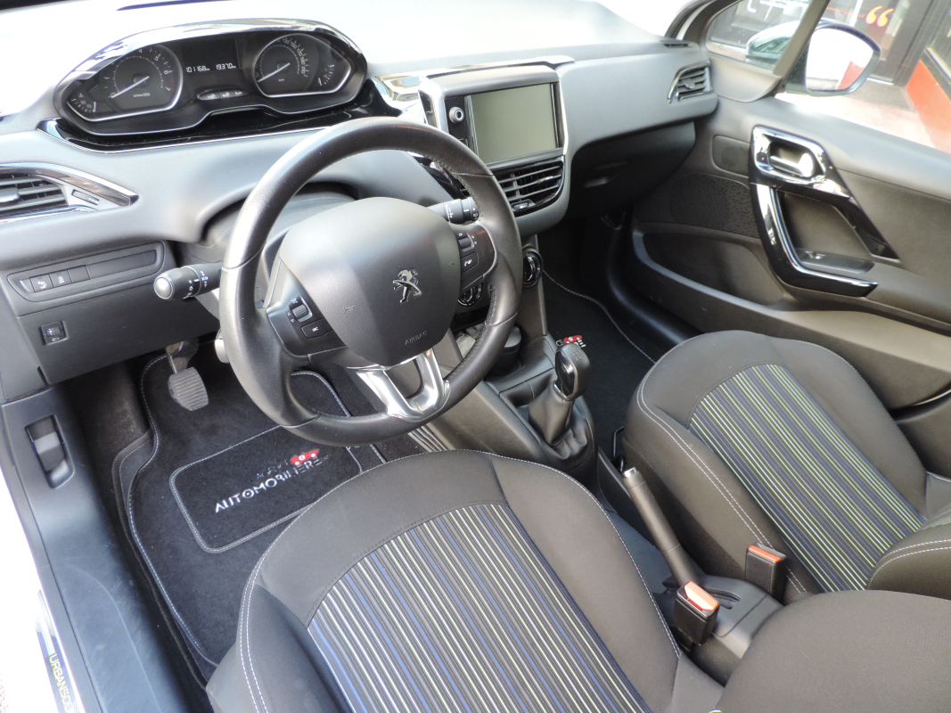 Peugeot 208 — 14