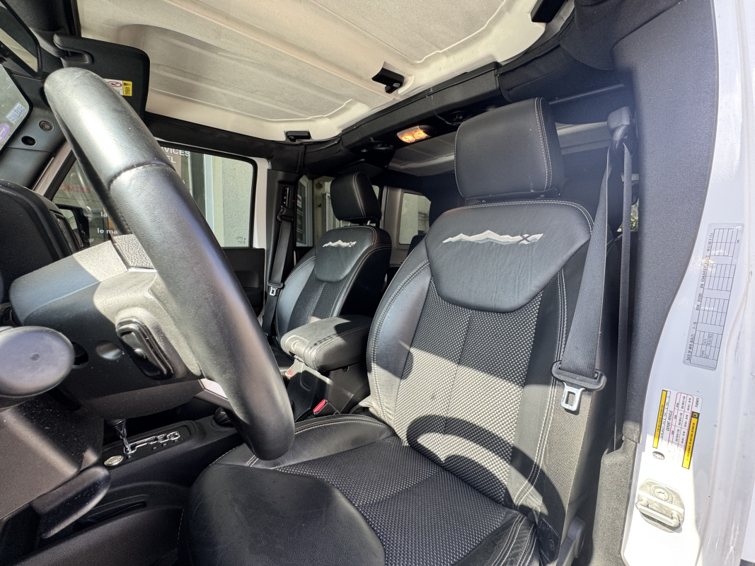 Jeep Wrangler Unlimited — 9