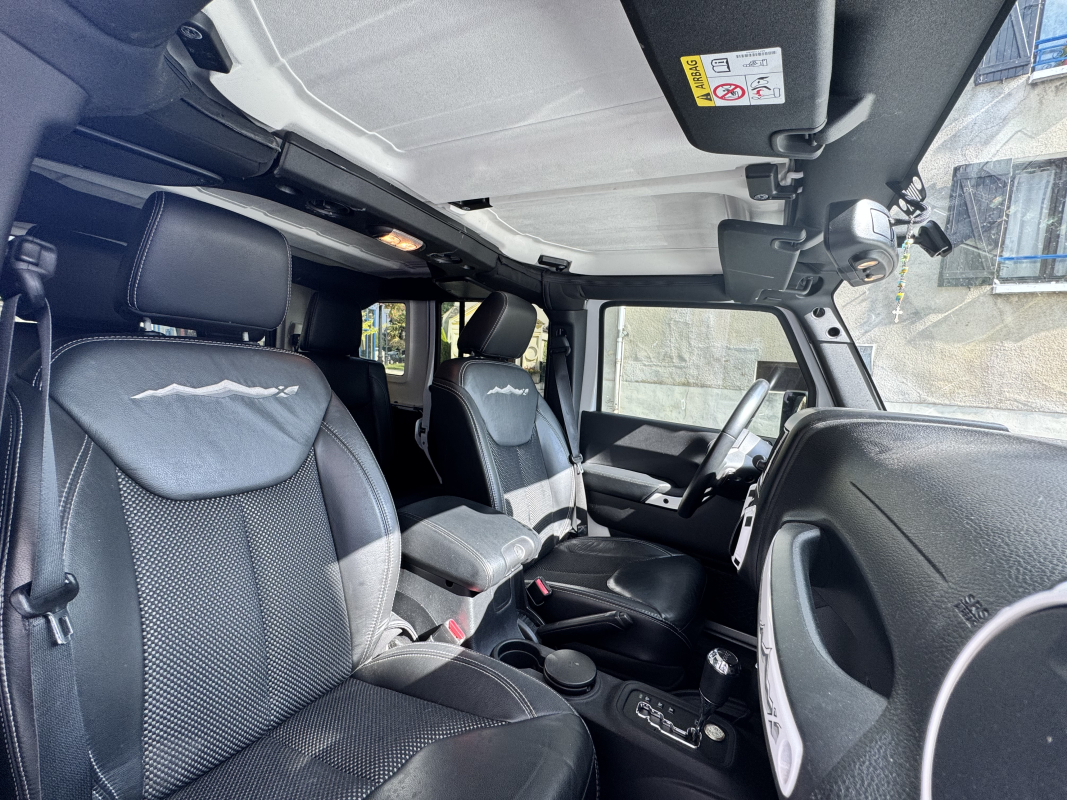 Jeep Wrangler Unlimited — 10