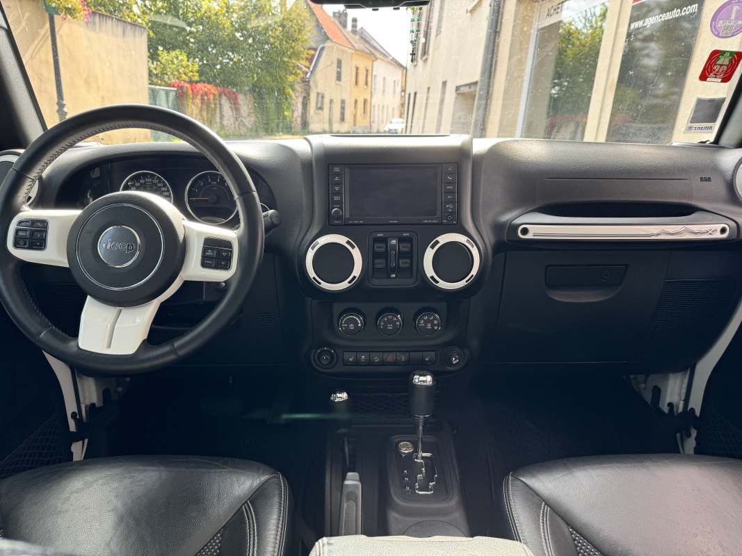 Jeep Wrangler Unlimited — 11
