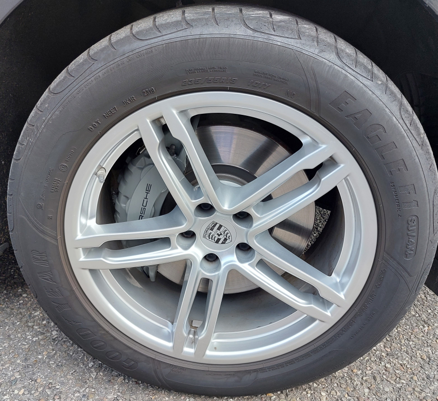 Porsche Macan — 29