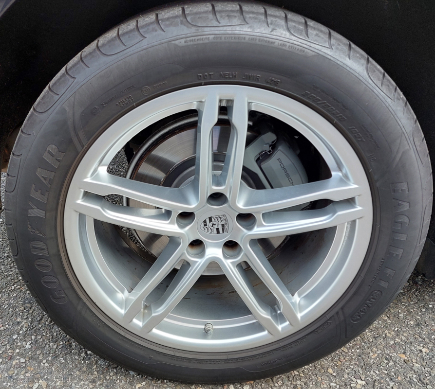 Porsche Macan — 31