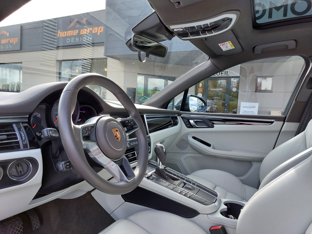 Porsche Macan — 17