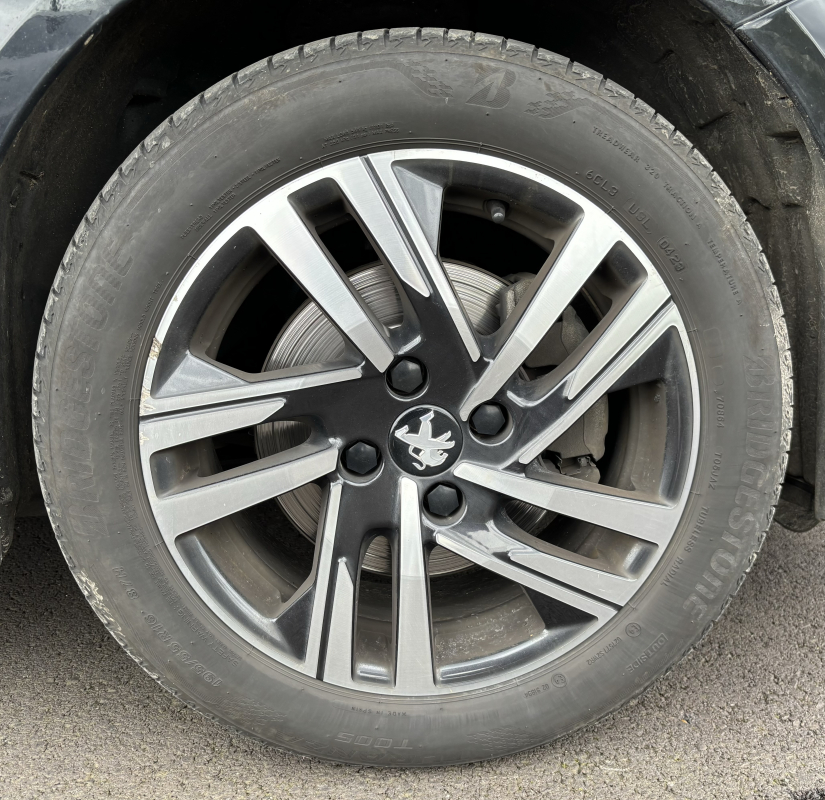 Peugeot 208 — 39
