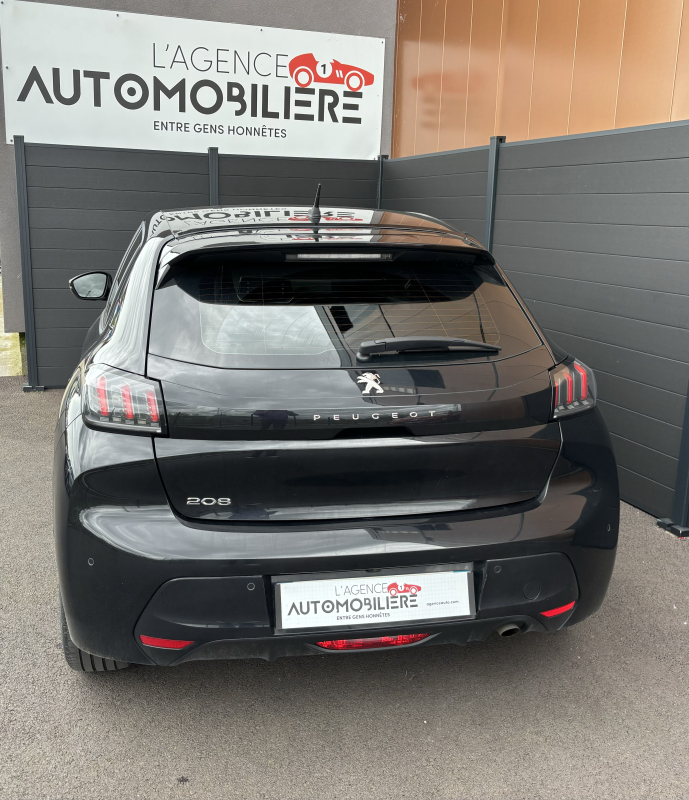 Peugeot 208 — 8