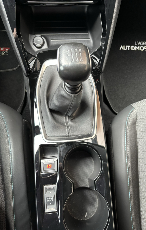 Peugeot 208 — 33