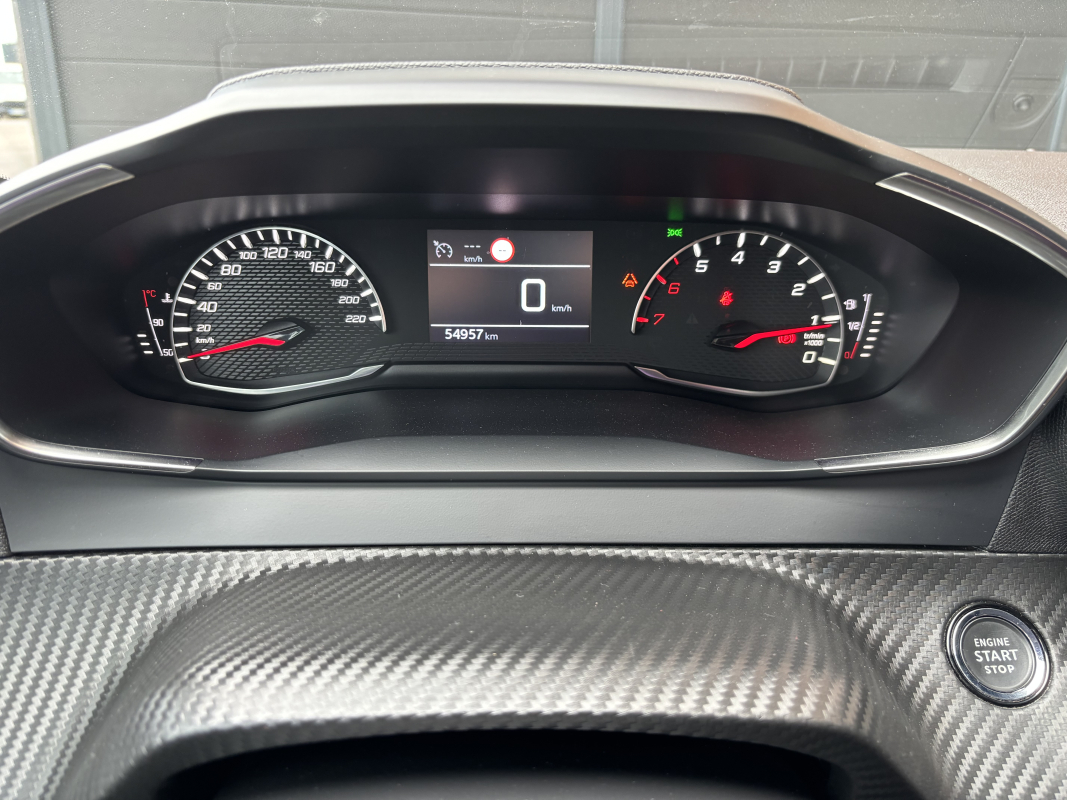 Peugeot 208 — 17