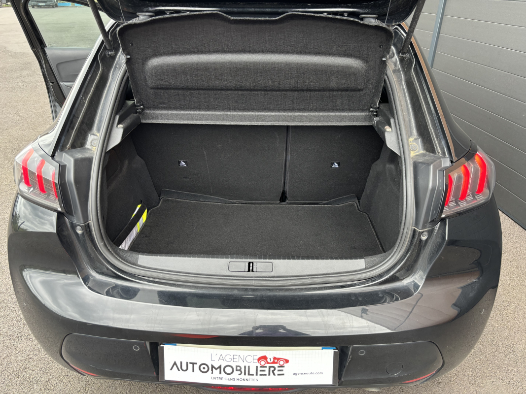 Peugeot 208 — 9