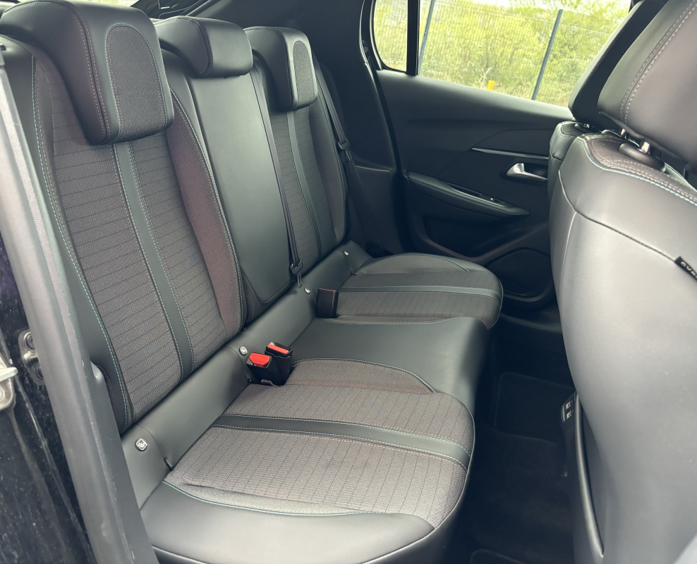 Peugeot 208 — 15