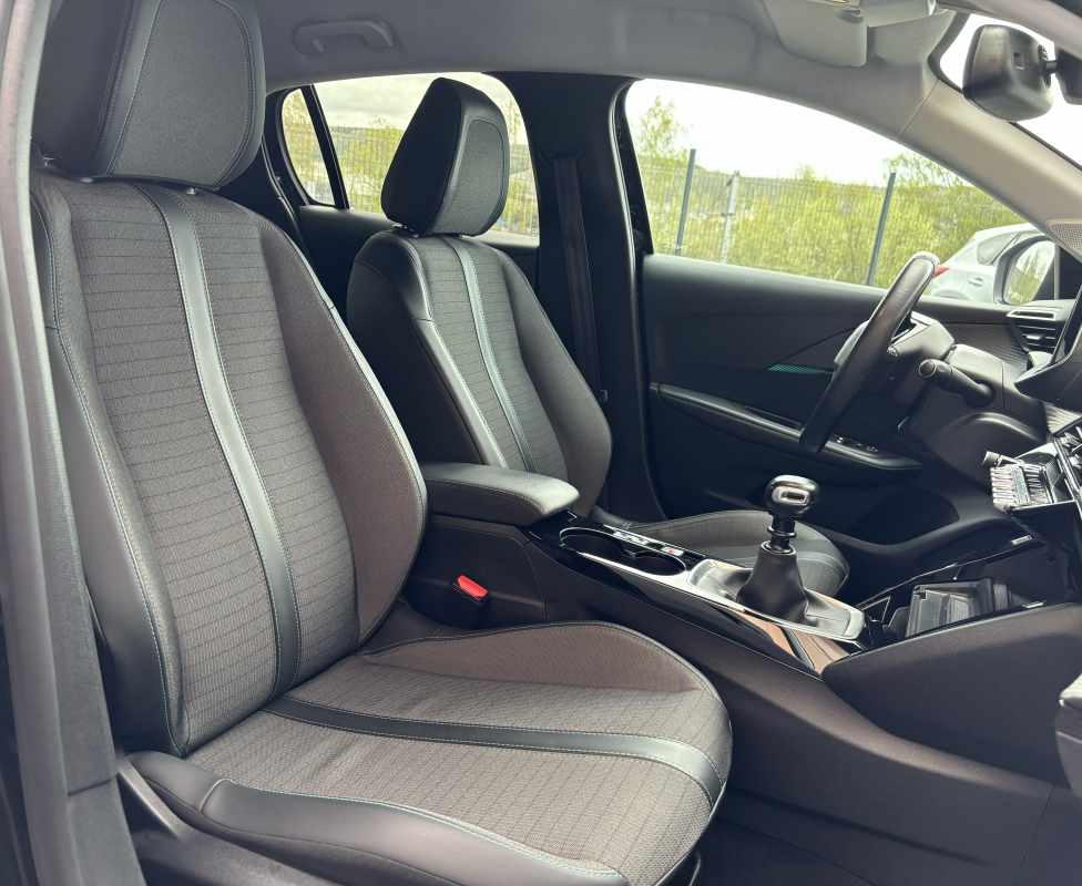 Peugeot 208 — 13