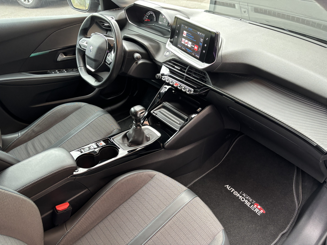Peugeot 208 — 28