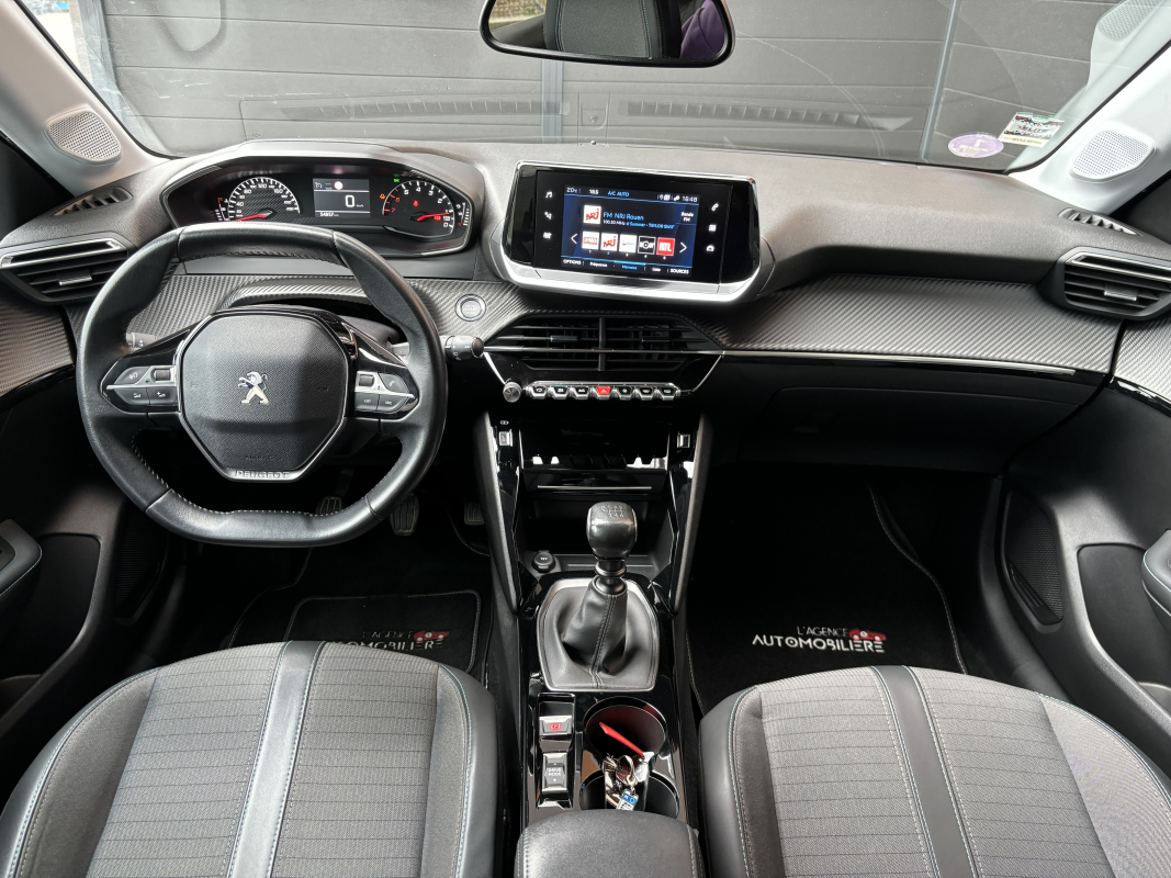 Peugeot 208 — 11