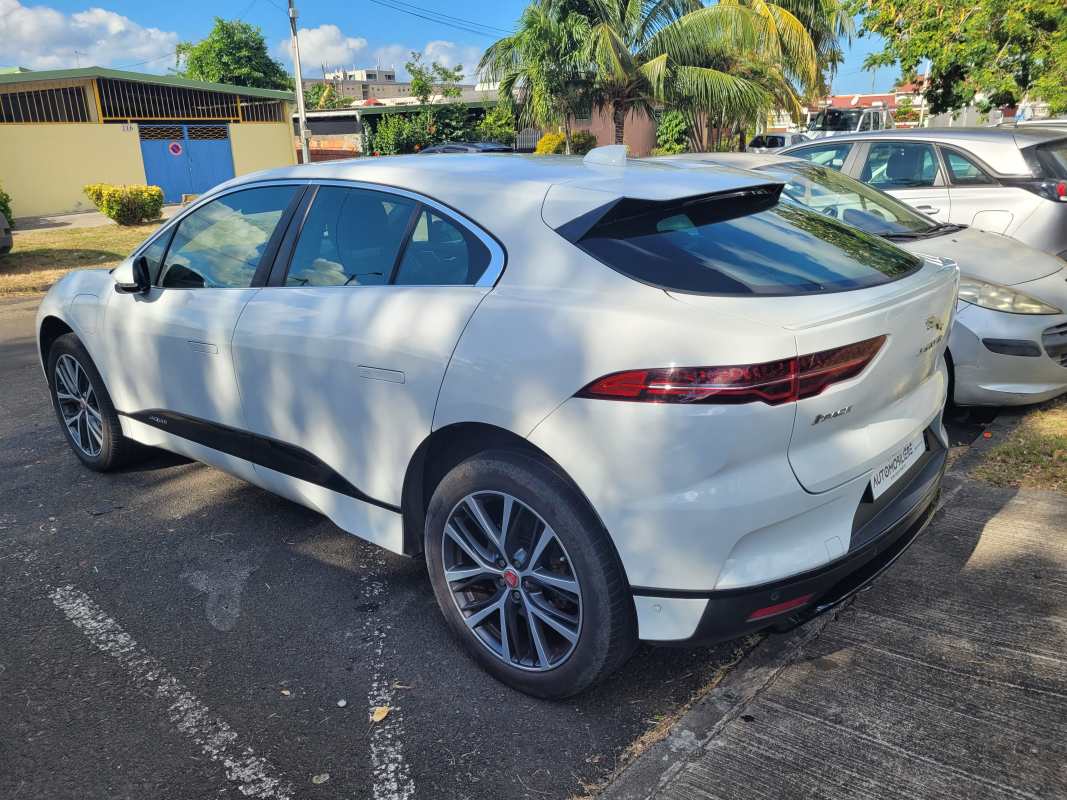 Jaguar I-Pace — 12