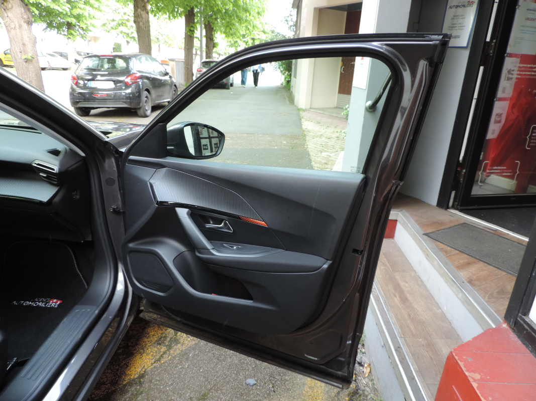 Peugeot 2008 — 10