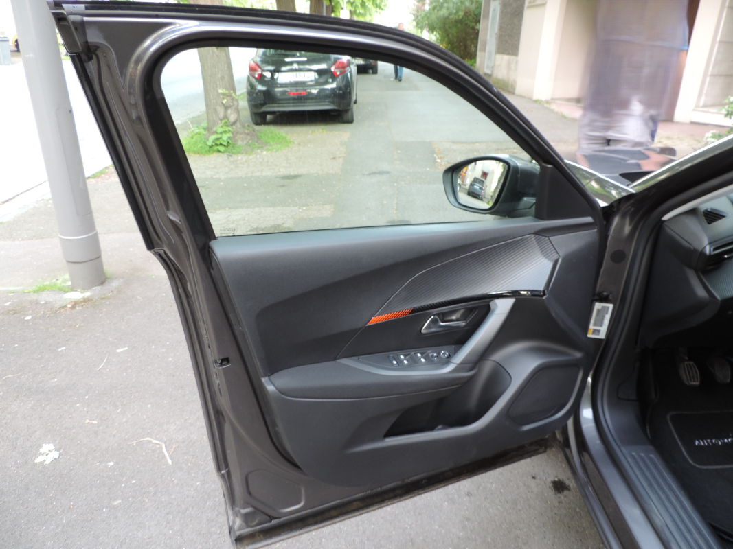 Peugeot 2008 — 13