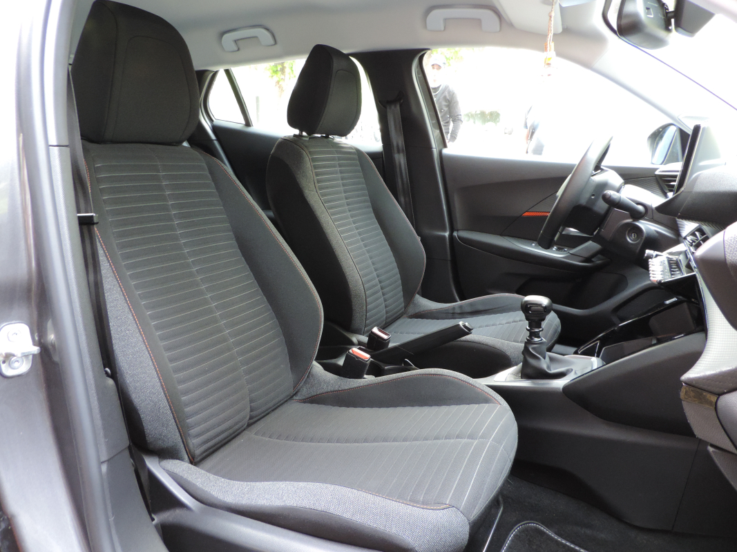 Peugeot 2008 — 12