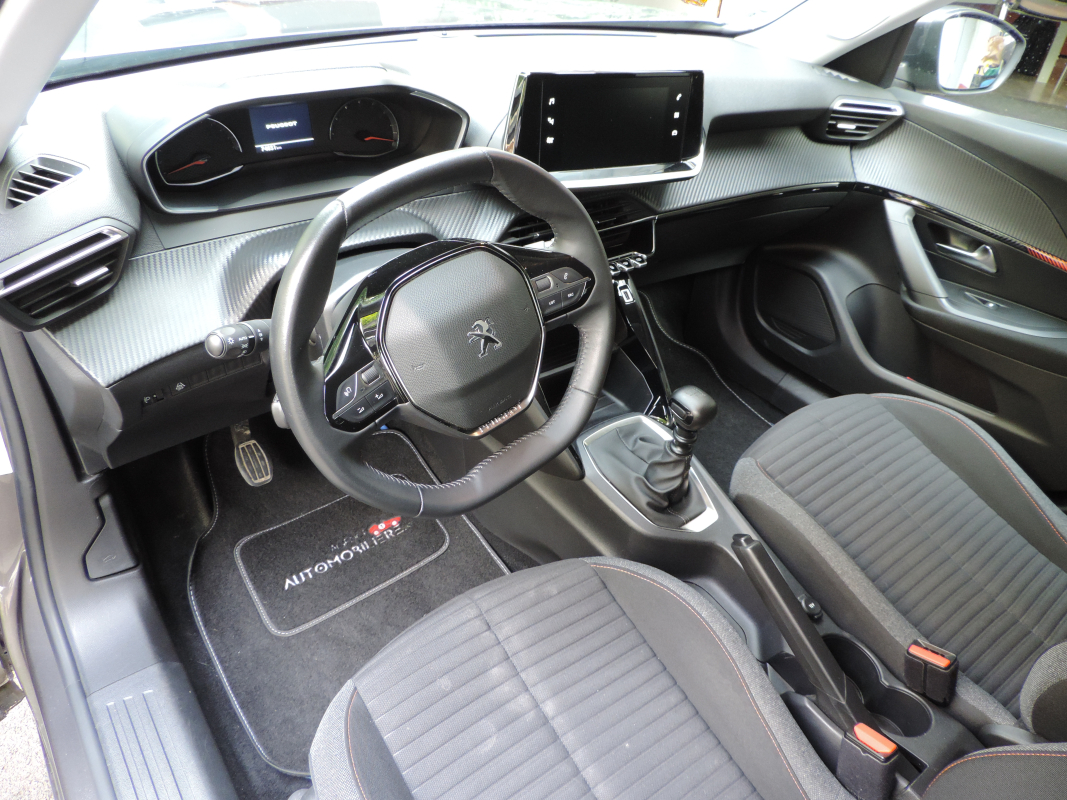 Peugeot 2008 — 14