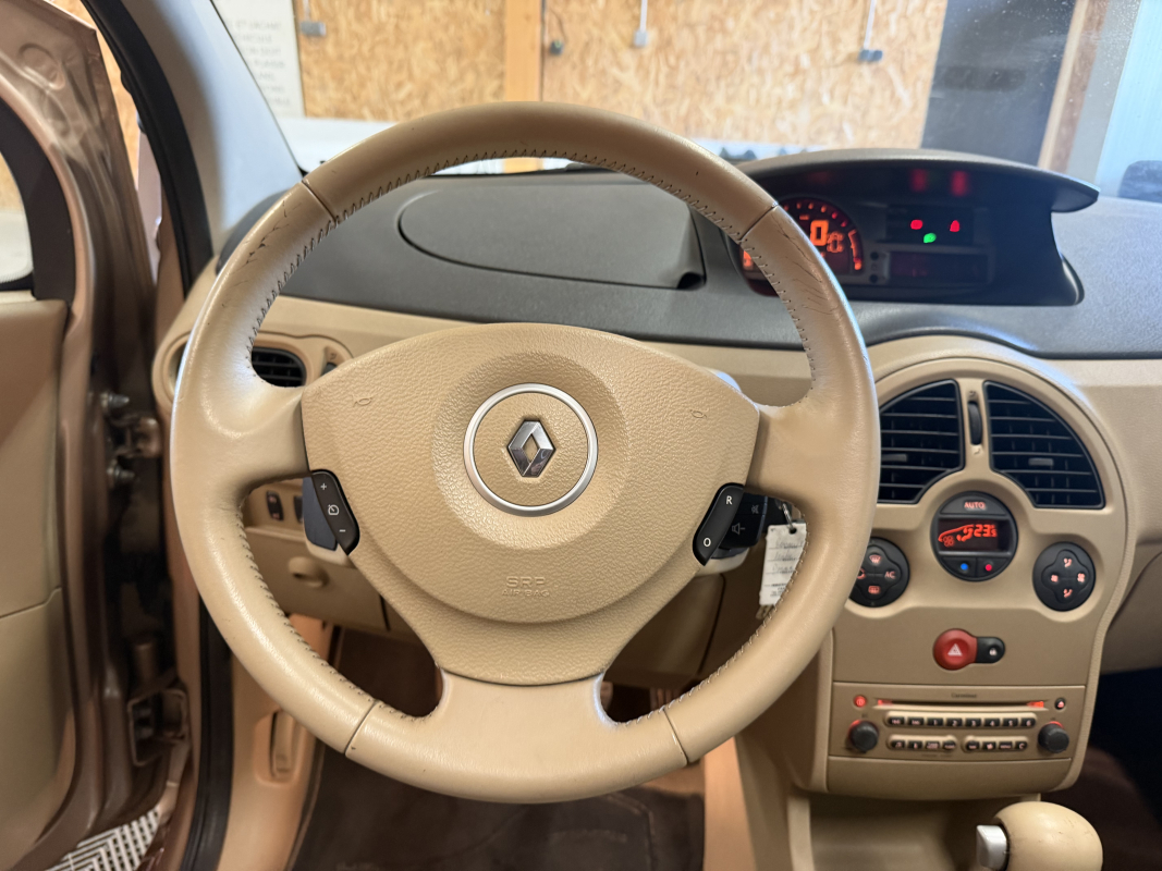 Renault Modus — 15