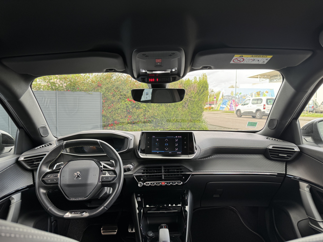 Peugeot 2008 — 15