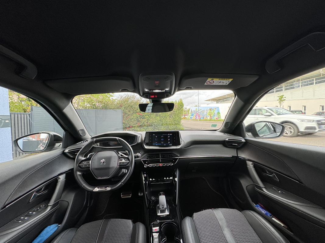 Peugeot 2008 — 21