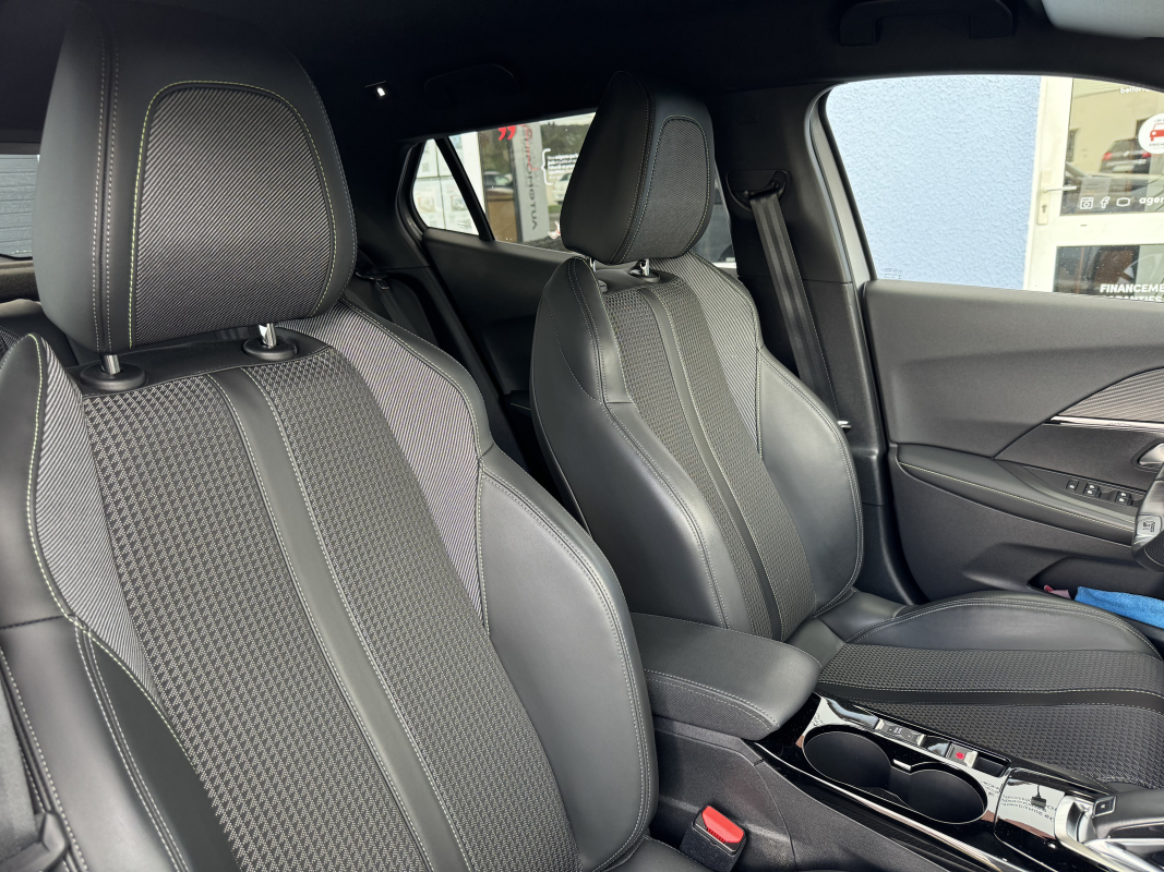 Peugeot 2008 — 11