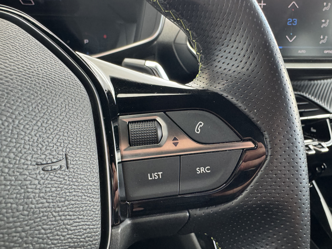 Peugeot 2008 — 25