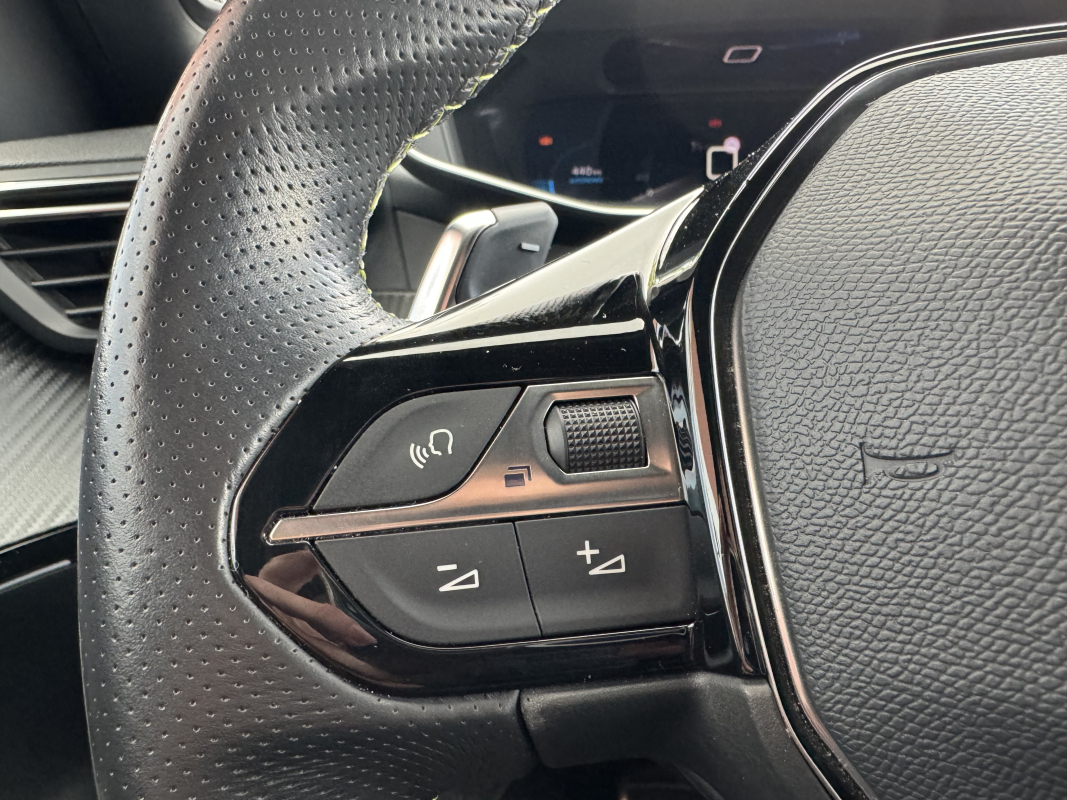 Peugeot 2008 — 24