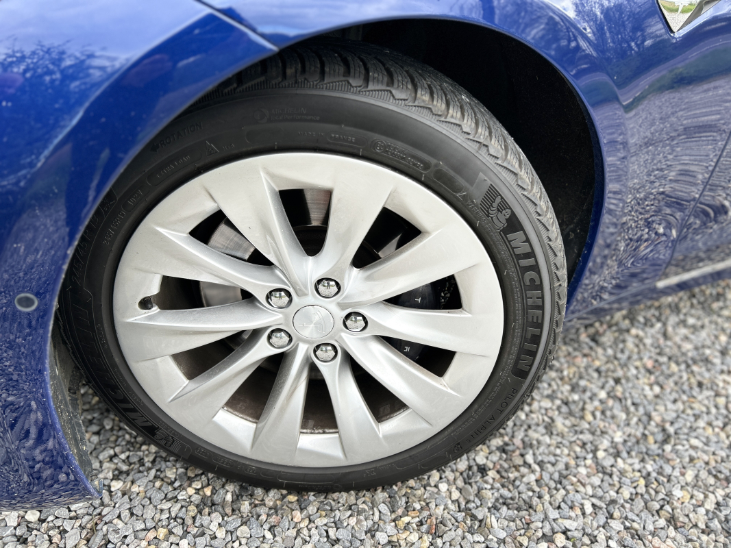 Tesla Model S — 32