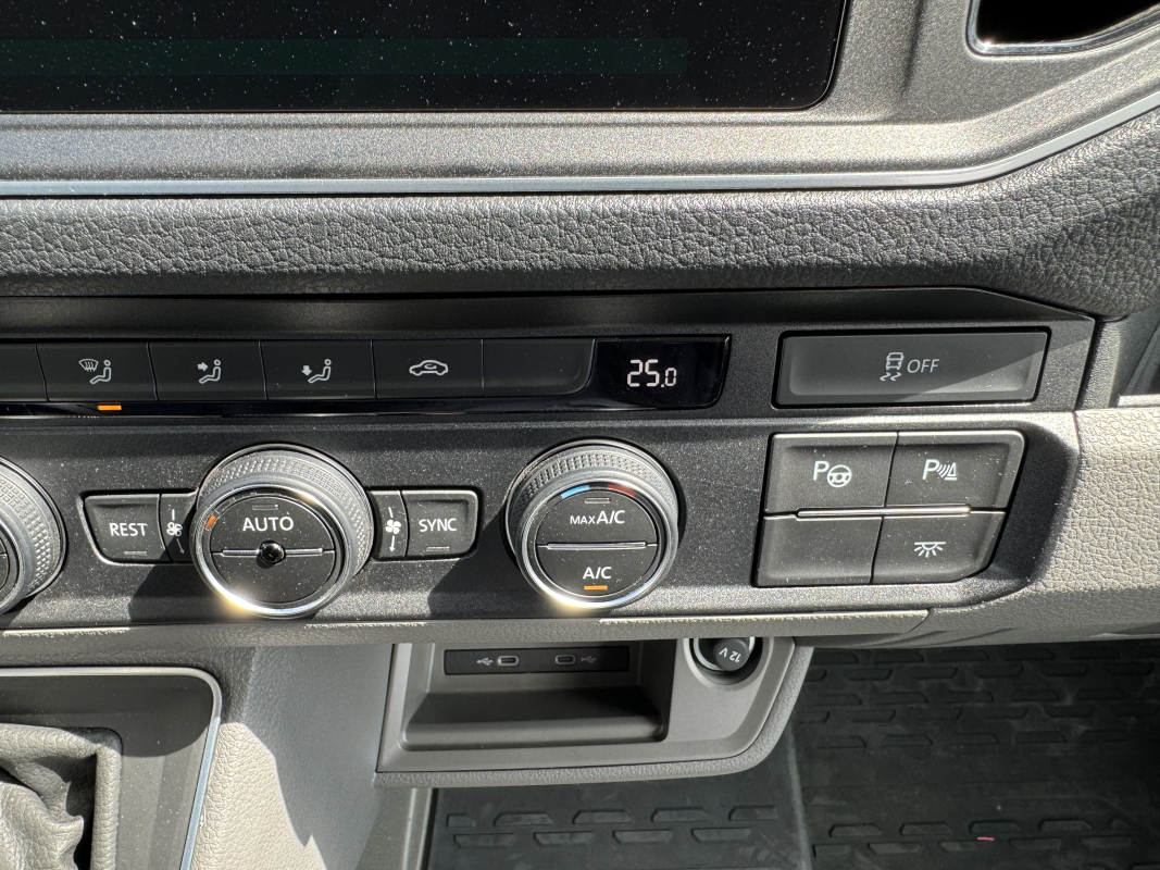 Volkswagen Crafter — 32