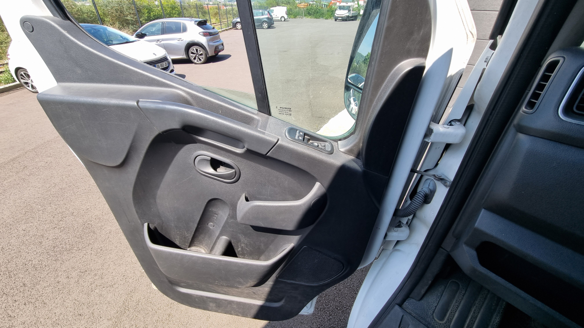 Renault Master — 26